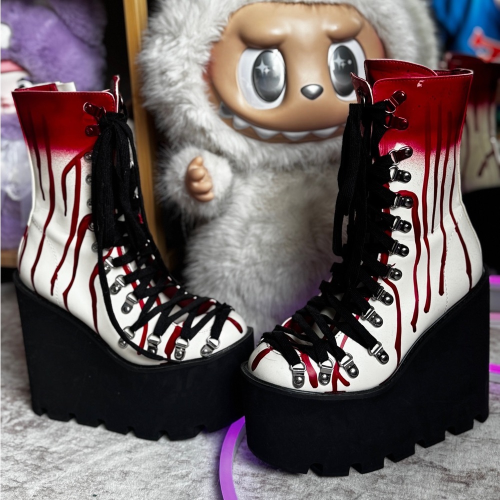 Scream Queen traitor boots & matching purse